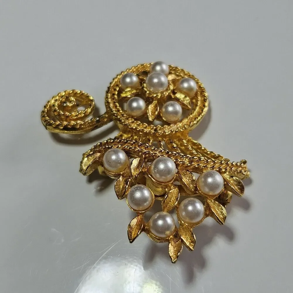 Vintage Gold Tone Faux Pearl Wheelbarrow of Flowers Pin Brooch